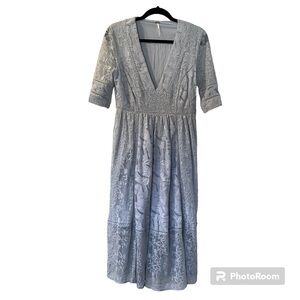 Free People size 6 Women’s knee length blue midi lace v neck dress
